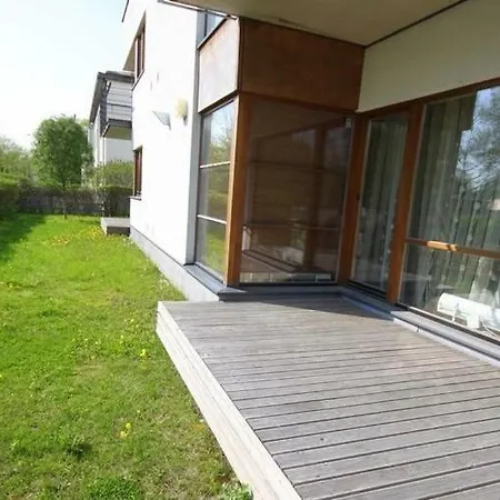 Appartamento Beach With Sunny Terrace Pärnu